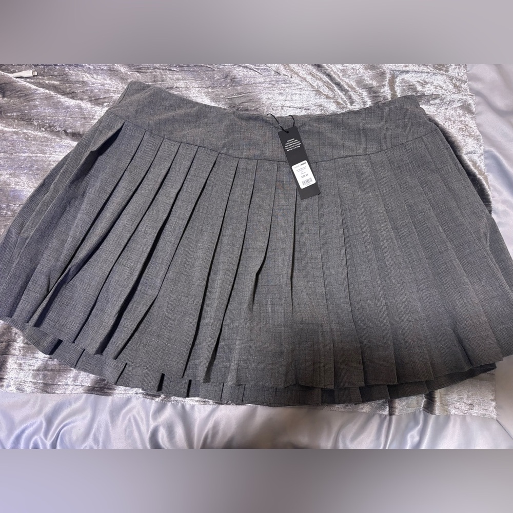 Fashion Nova Gray Pleated Mini Skirt - Picture 4 of 7